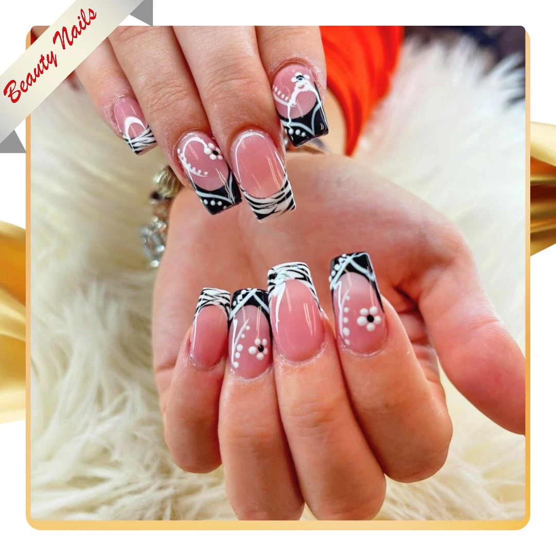 Halloween nail art Oct 2026